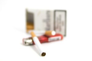 cigarette-1126804_640